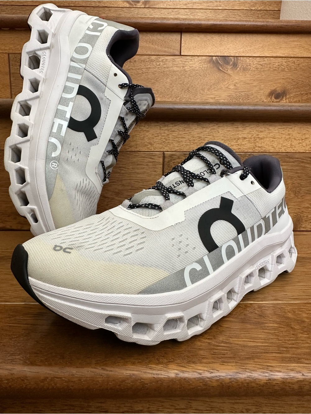 On Cloudmonster Men’s size 10.5 white